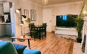 City Centre Apartment- Beautiful Old Town- With Parking